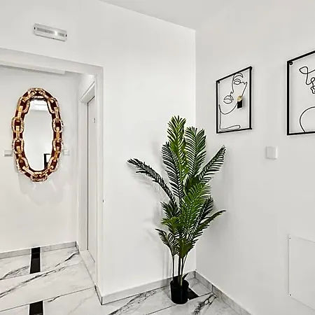 Lazuli Hermes * Larnaca