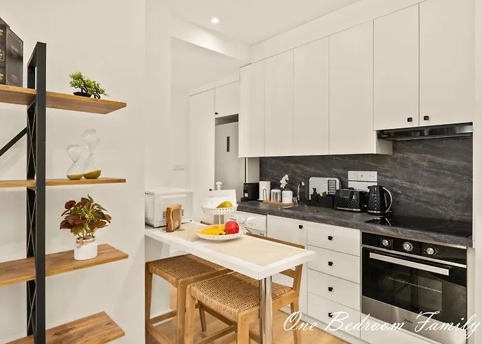 Lazuli Hermes Larnaca